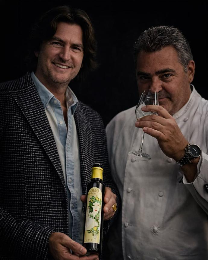 Dégustation d'huile d'olive et vin.