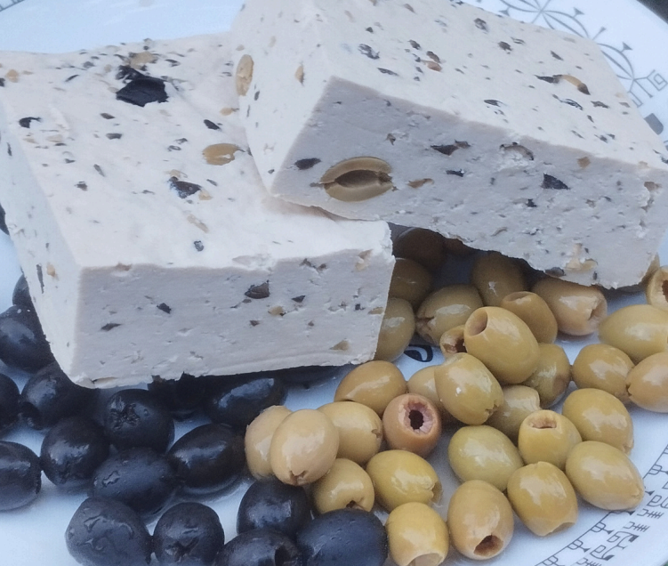 TOFU BIO Olives noires et vertes KG
